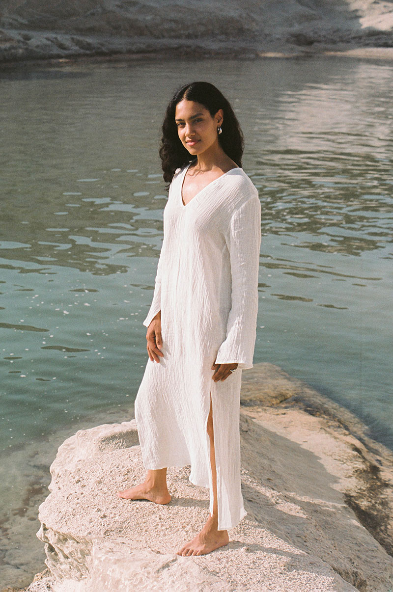 Casual resortwear - linen crinkle off-white dress