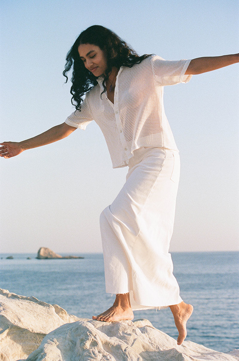 Frayed hemline - mid-rise white skirt 