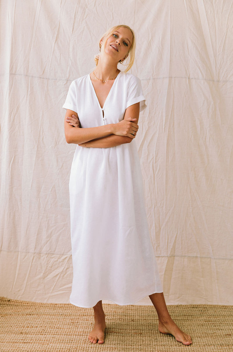 Maternity wear - white loose linen dress